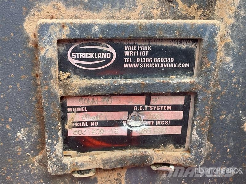 Strickland 900 mm Loading Excavator Bucket - Fits Hitachi ZX8 Lopaty