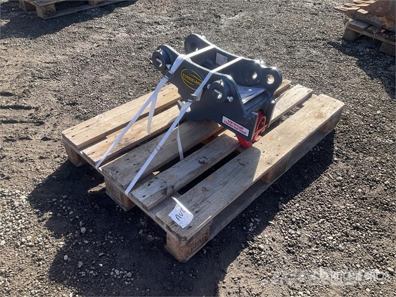 Strickland Quick Coupler - Fits JCB 65R (Unused) Quick connectors