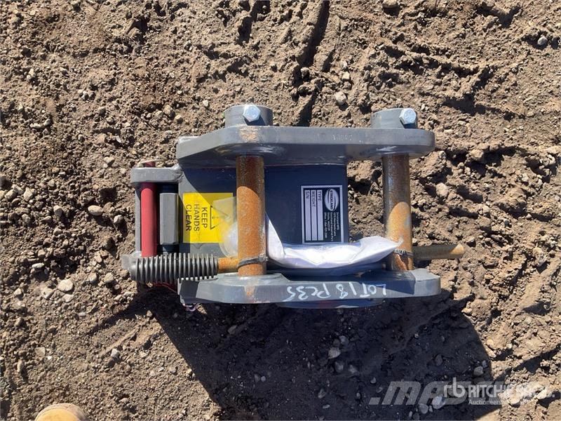 Strickland Quick Coupler - Fits Komatsu PC30/35 (Unused) موصلات سريعة