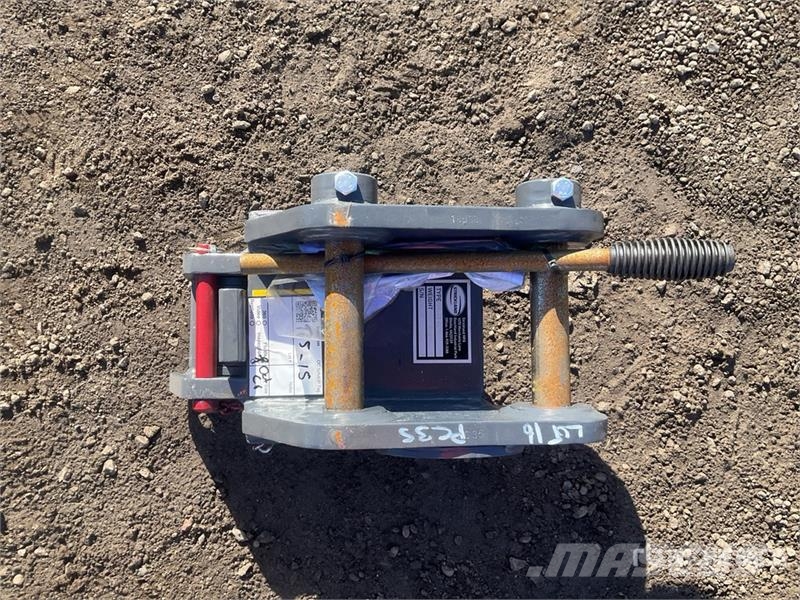 Strickland Quick Coupler - Fits Komatsu PC30/35 (Unused) Ātrie savienotāji