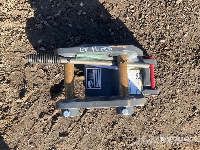 Strickland Quick Coupler - Fits Komatsu PC30/35 (Unused) Quick connectors