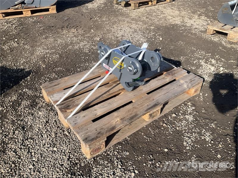 Strickland Quick Coupler - Fits JCB 65R (Unused) Quick connectors