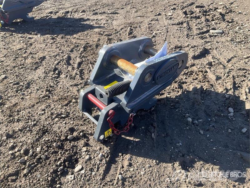 Strickland Quick Coupler - Fits Komatsu PC30/35 (Unused) موصلات سريعة