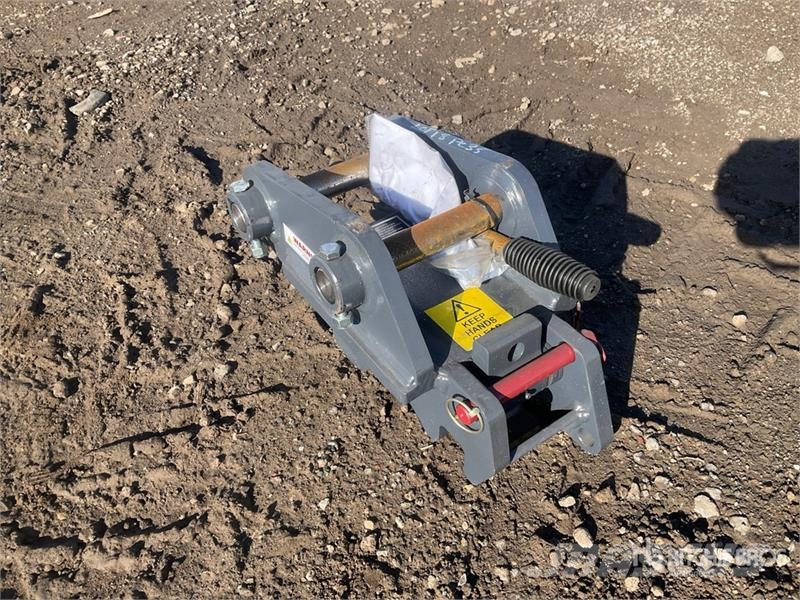 Strickland Quick Coupler - Fits Komatsu PC30/35 (Unused) موصلات سريعة