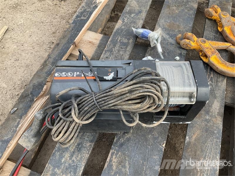 Superwinch S3000 Vitle, dvigala in gradbeni dvižni sistemi