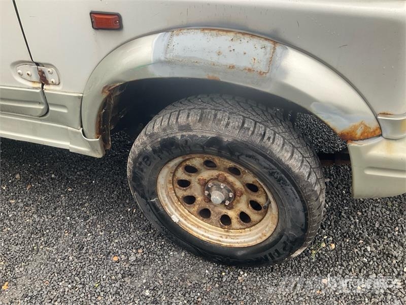 Suzuki Samurai 4WD SUV PKWs