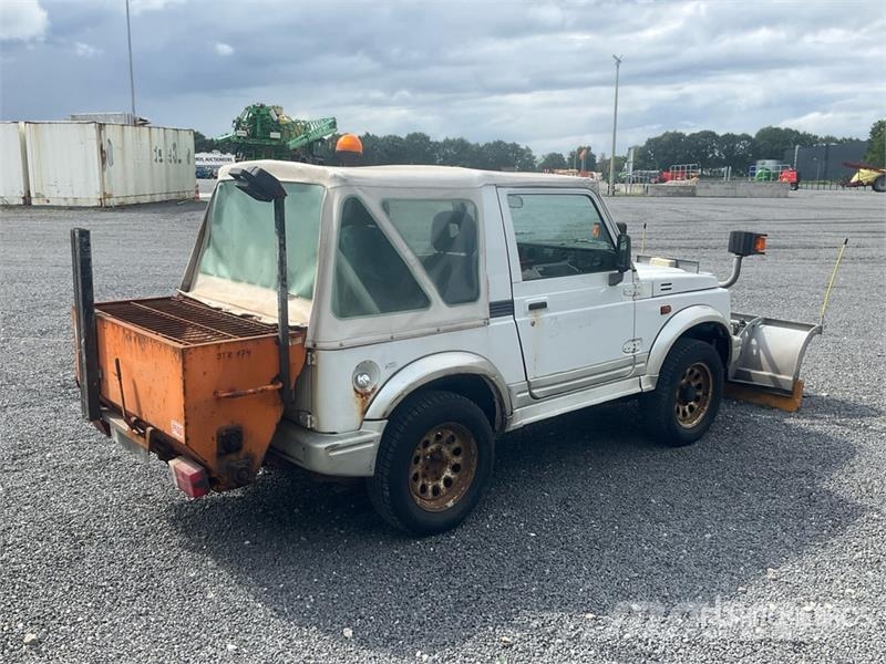 Suzuki Samurai 4WD SUV PKWs