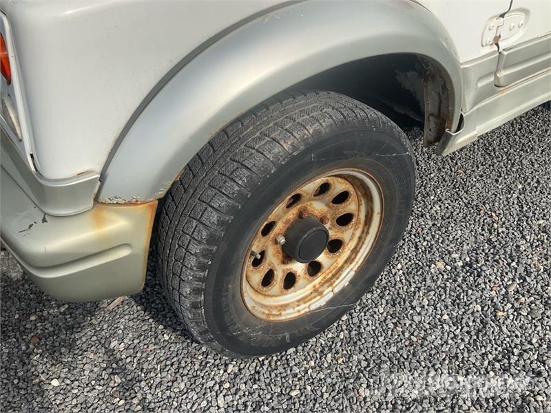 Suzuki Samurai 4WD SUV PKWs