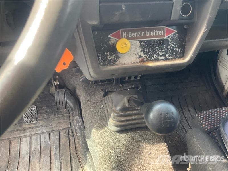 Suzuki Samurai 4WD SUV PKWs