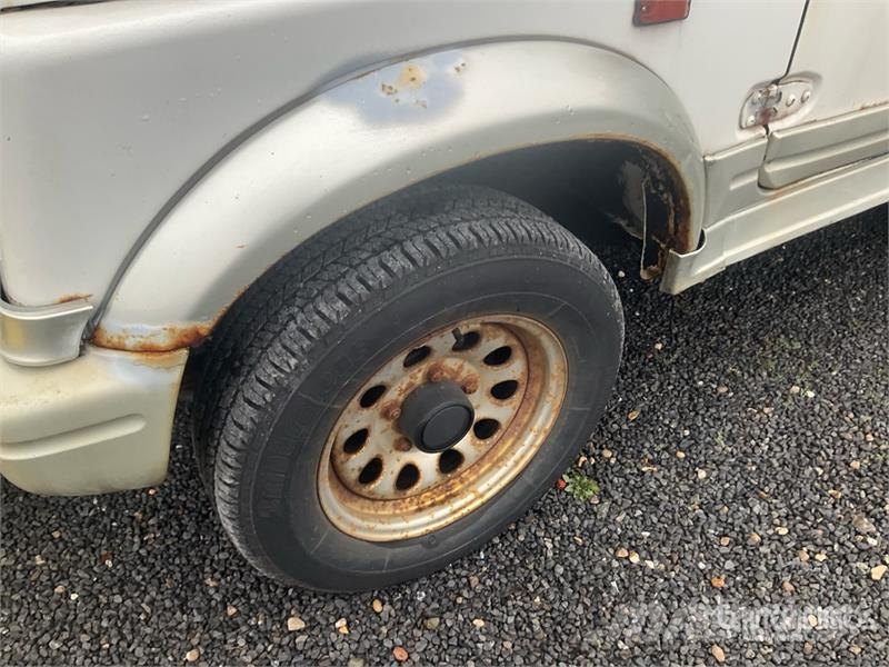 Suzuki Samurai 4WD SUV PKWs