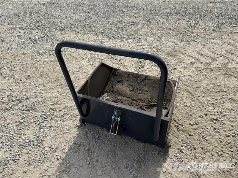  SWEEPMEC SM-3000PRO Broom Tractor كاسحات داخلية