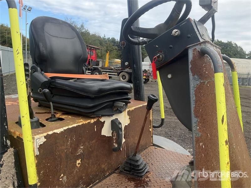  Swivel Dumper عربات نقل قلابة للمواقع