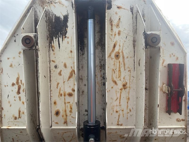  Swivel Dumper عربات نقل قلابة للمواقع