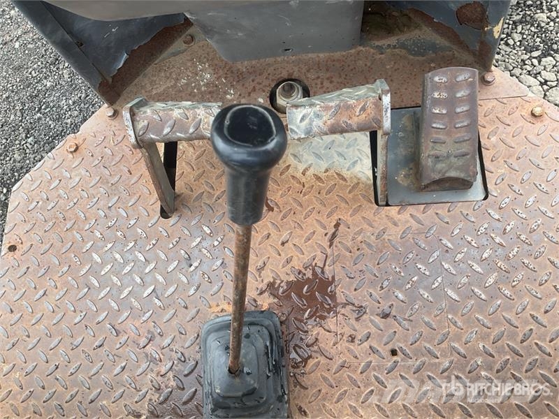  Swivel Dumper عربات نقل قلابة للمواقع