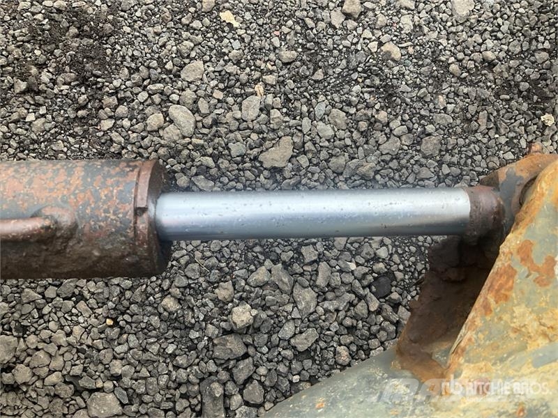  Swivel Dumper عربات نقل قلابة للمواقع