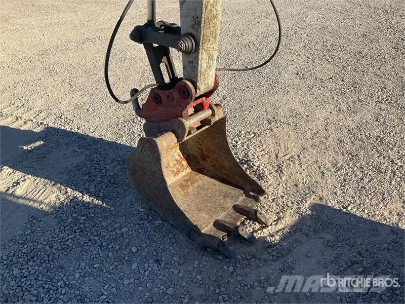 Takeuchi TB145 Mini pelle < 7t