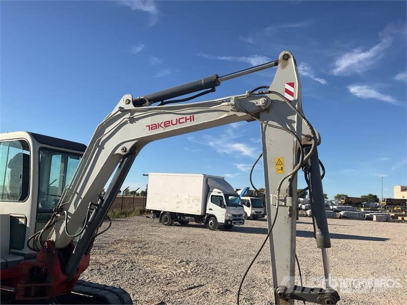 Takeuchi TB145 Mini pelle < 7t