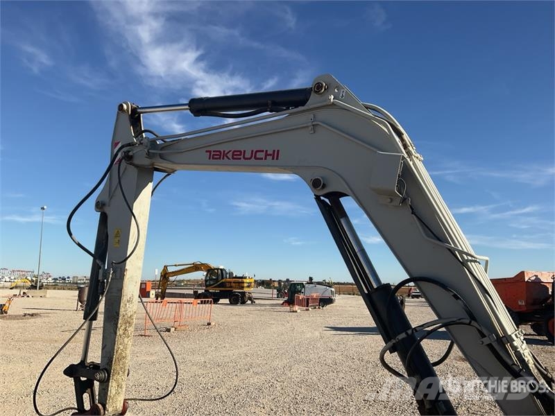 Takeuchi TB145 Mini pelle < 7t