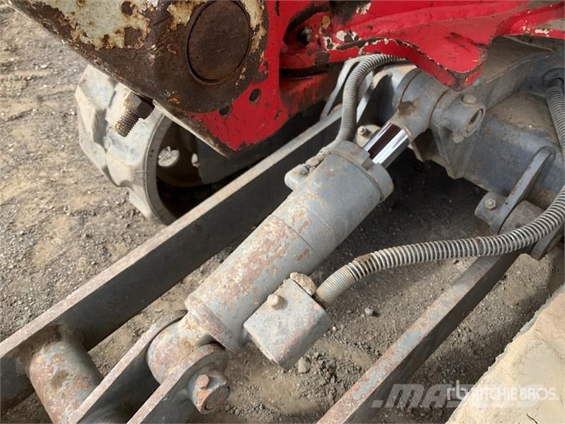 Takeuchi TB216 Mini bagri <7t
