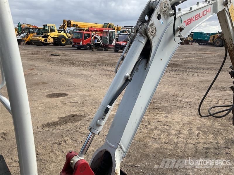 Takeuchi TB216 Mini bagri <7t