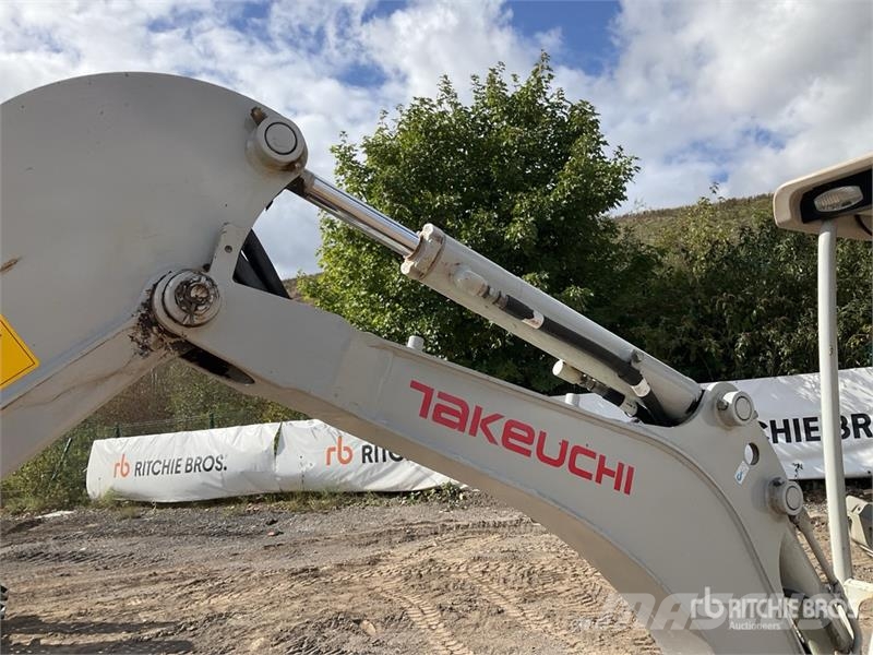 Takeuchi TB216 Mini kotrók < 7t