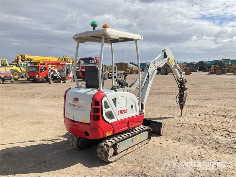 Takeuchi TB216 Mini kotrók < 7t