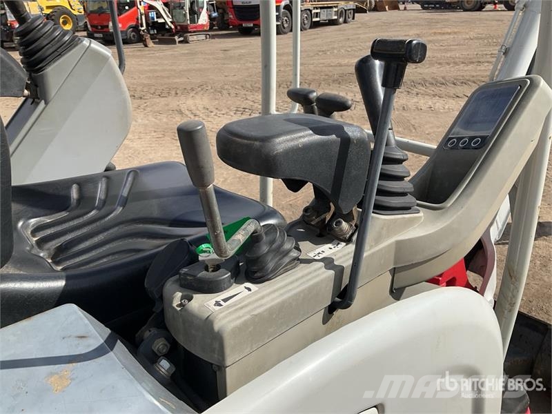 Takeuchi TB216 Mini kotrók < 7t