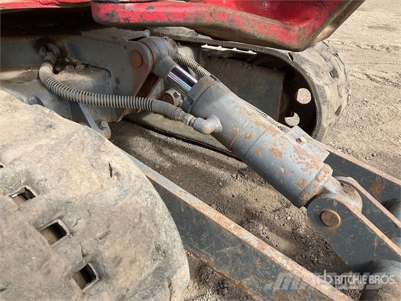 Takeuchi TB216 Mini bagri <7t