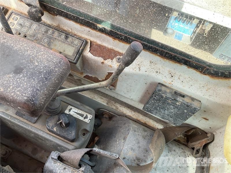 Takeuchi TB216 Mini bagri <7t