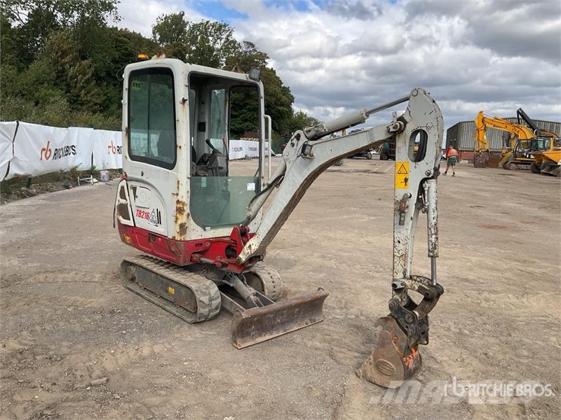 Takeuchi TB216 Mini bagri <7t