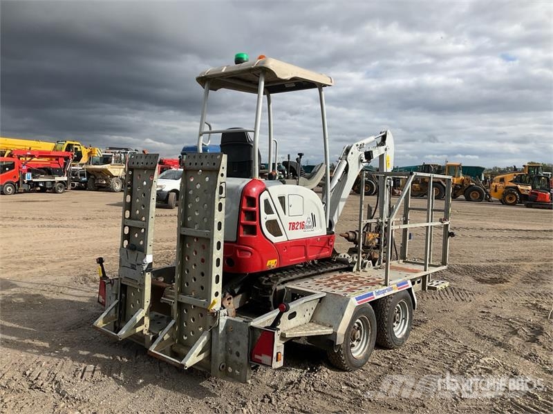 Takeuchi TB216 Mini bagri <7t