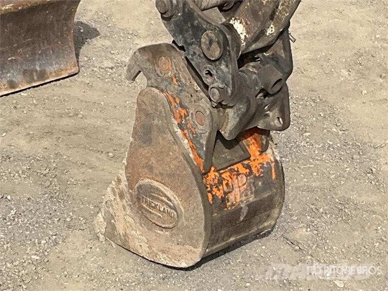 Takeuchi TB216 Mini bagri <7t