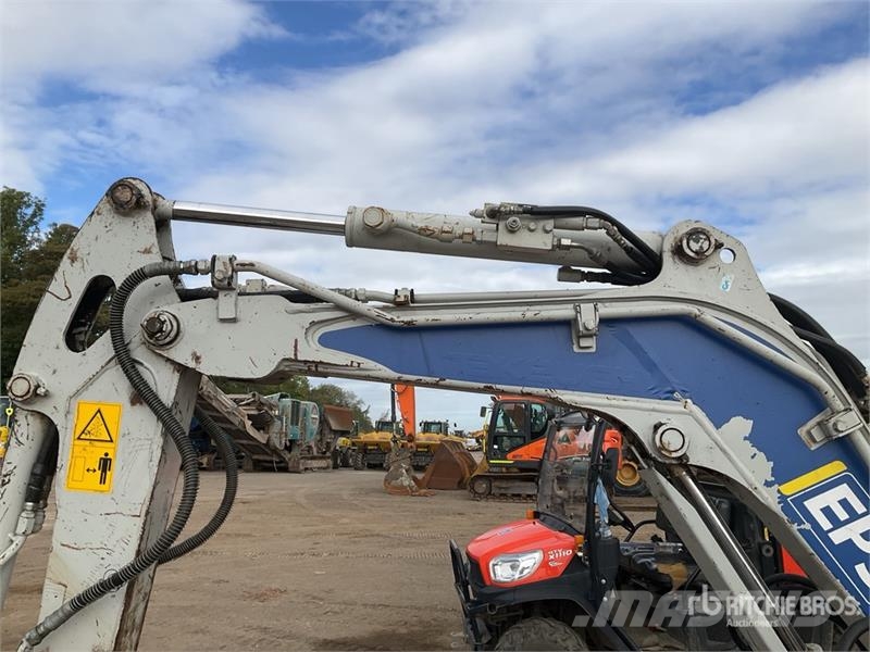 Takeuchi TB225 Mini Excavator Minibagger < 7t