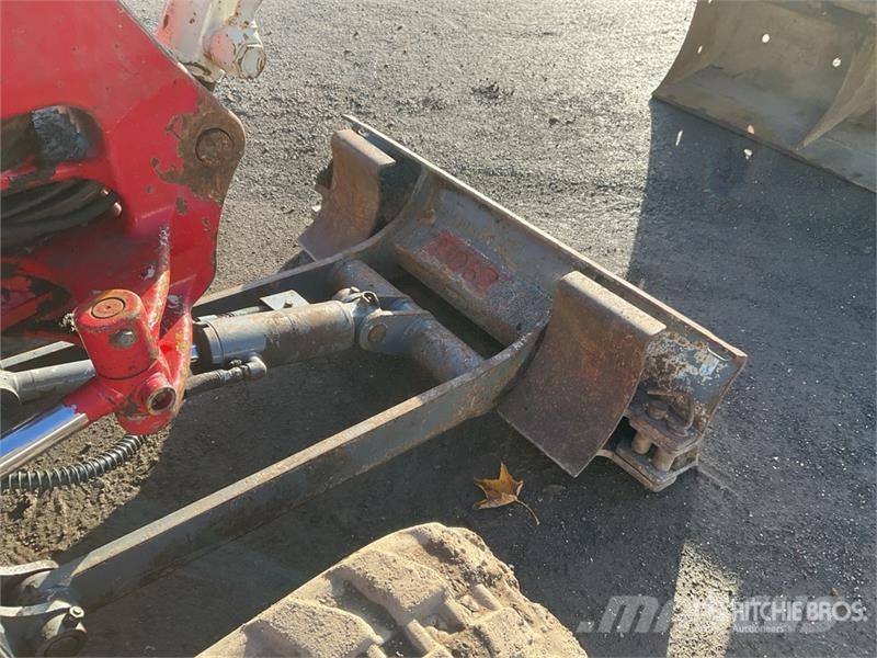 Takeuchi TB225 Mini Excavator حفارات صغيرة أقل من 7 طن (حفارات صغيرة)