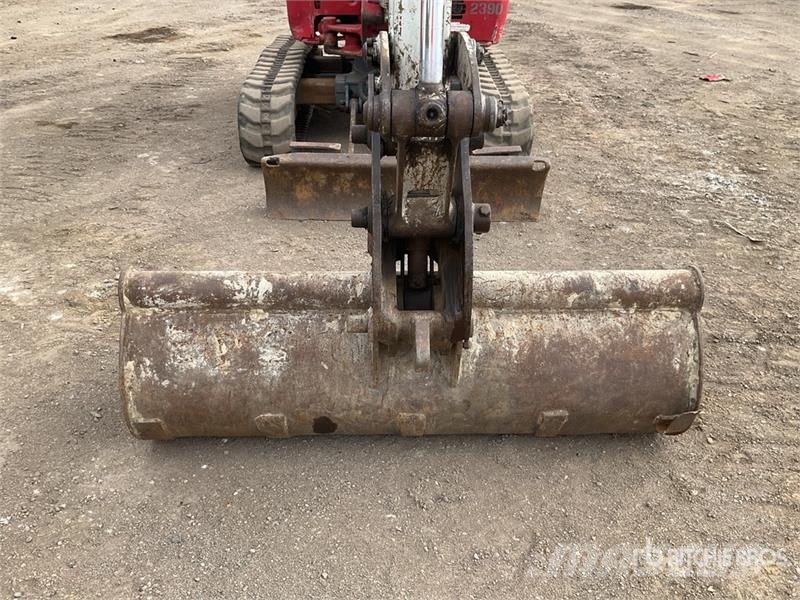 Takeuchi TB225 Mini Excavator Minibagger < 7t