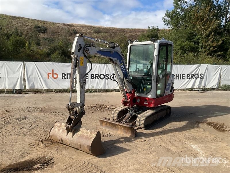 Takeuchi TB225 Mini Excavator Minibagger < 7t