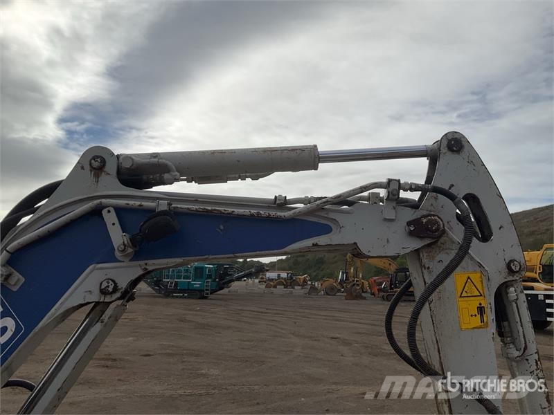 Takeuchi TB225 Mini Excavator Minibagger < 7t