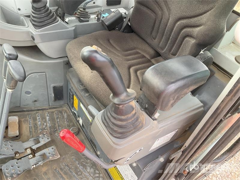 Takeuchi TB225 Mini Excavator Εκσκαφάκι (διαβολάκι) < 7t