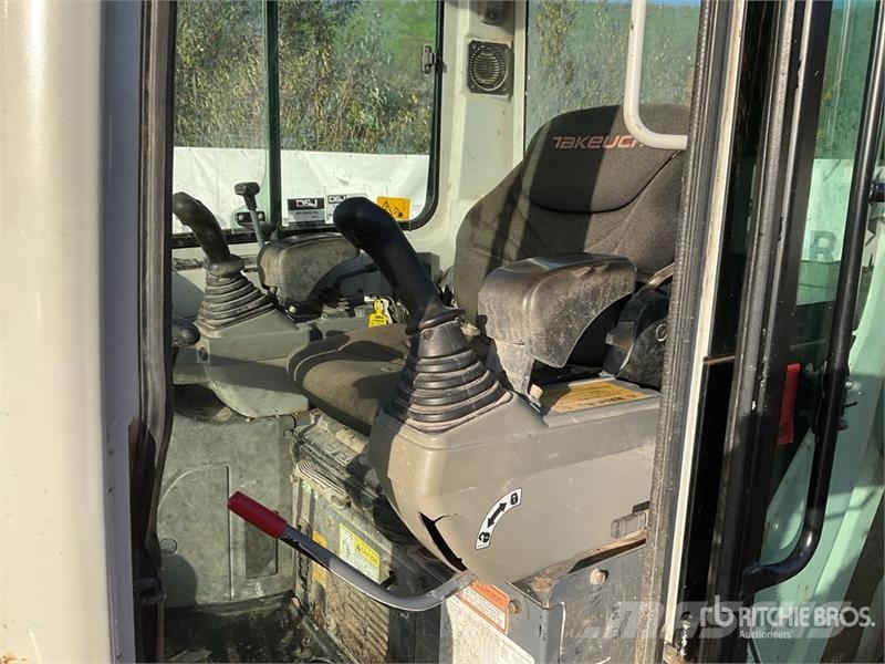 Takeuchi TB225 Mini Excavator حفارات صغيرة أقل من 7 طن (حفارات صغيرة)