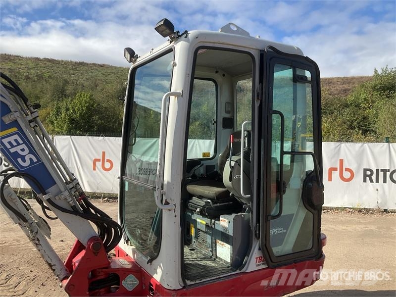 Takeuchi TB225 Mini Excavator Minibagger < 7t