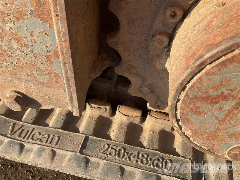 Takeuchi TB225 Mini Excavator حفارات صغيرة أقل من 7 طن (حفارات صغيرة)
