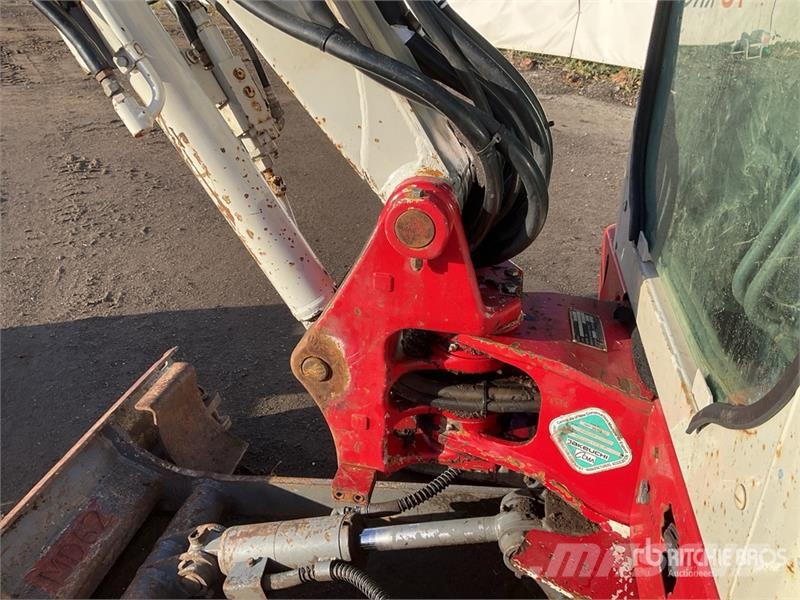 Takeuchi TB225 Mini Excavator حفارات صغيرة أقل من 7 طن (حفارات صغيرة)