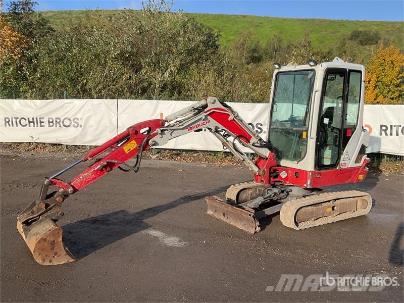 Takeuchi TB225 Mini Excavator حفارات صغيرة أقل من 7 طن (حفارات صغيرة)