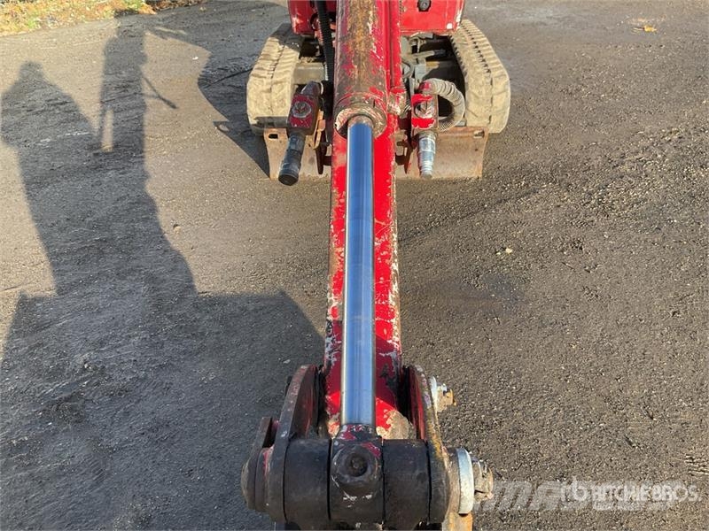 Takeuchi TB225 Mini Excavator حفارات صغيرة أقل من 7 طن (حفارات صغيرة)