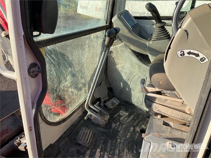 Takeuchi TB225 Mini Excavator حفارات صغيرة أقل من 7 طن (حفارات صغيرة)