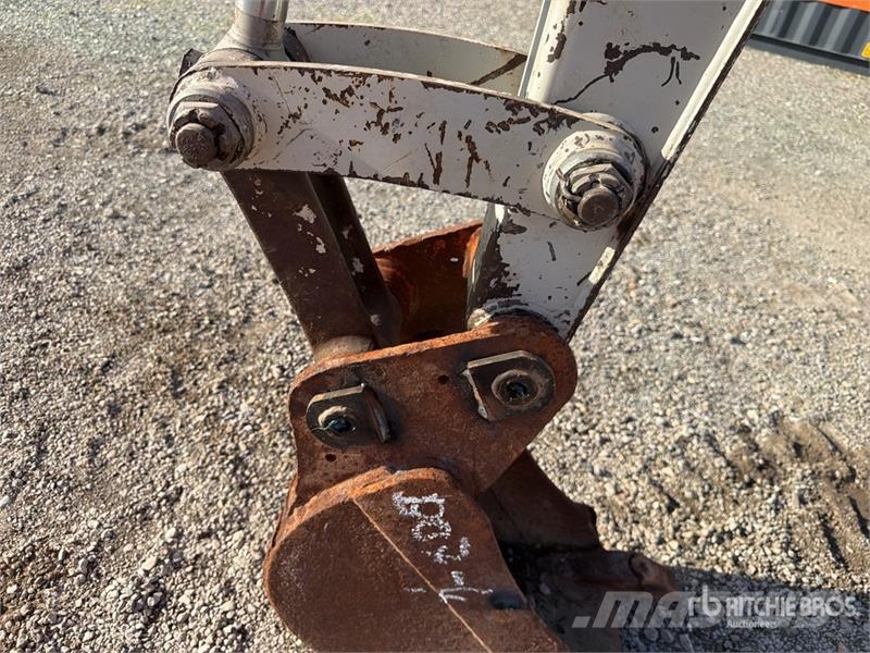 Takeuchi TB235 Mini pelle < 7t