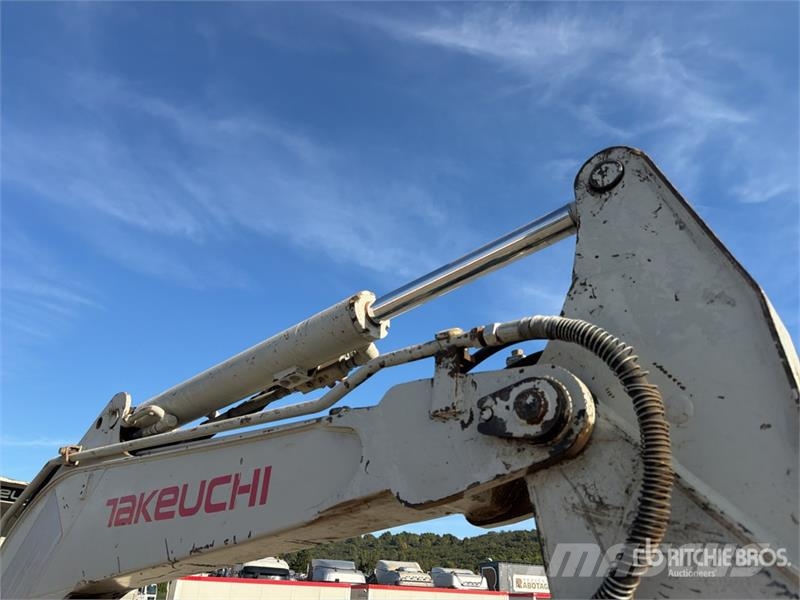 Takeuchi TB235 Mini pelle < 7t