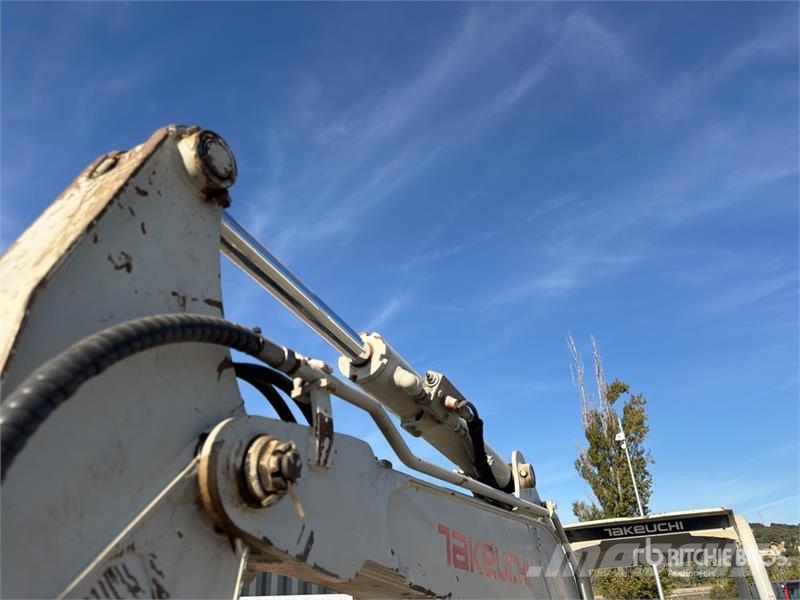 Takeuchi TB235 Mini pelle < 7t