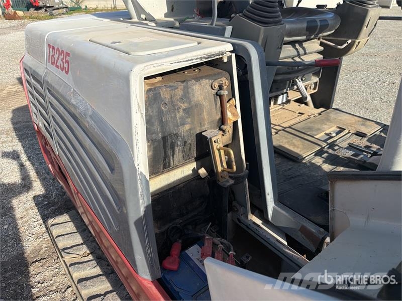 Takeuchi TB235 Mini pelle < 7t