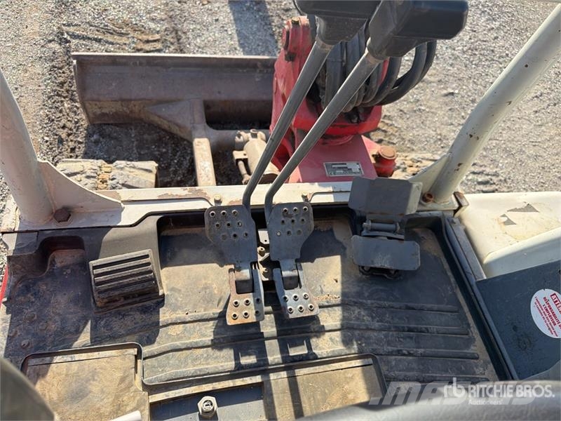 Takeuchi TB235 Mini pelle < 7t